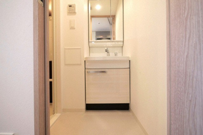 【独立洗面台】 | アドバンス大阪ストーリア | 朝の身支度には欠かせない独立洗面化粧台