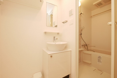 【独立洗面台】 | エスリード大阪デュアルゲート | 独立洗面化粧台が付いています