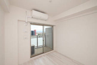【居間・リビング】 | エスリードレジデンスグラン大阪福島ノース | ゆったりとしたリビングです