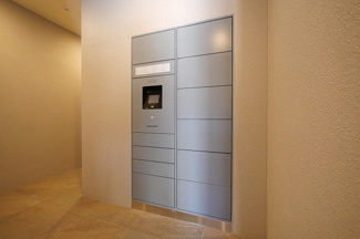【その他共用部分】 | エスリードレジデンスグラン大阪福島ノース | 宅配ボックスです