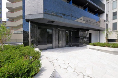 【エントランス】 | S-RESIDENCE福島玉川Uno | 落ち着いたエントランスです