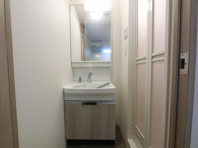 【独立洗面台】 | プレサンス東三国駅前グランクラス | 独立洗面化粧台が付いています