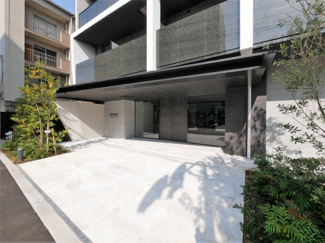 【エントランス】 | S-RESIDENCE福島Alovita | 毎日通るエントランスはこのようになっています