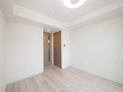 【居間・リビング】 | プレサンス堺筋本町ディスティニー | 使いやすい洋室です