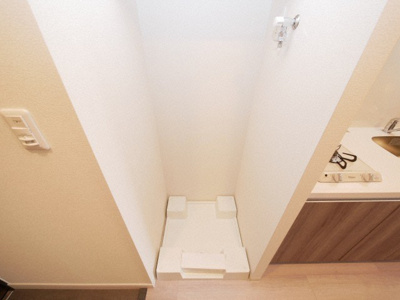 【設備】 | プレサンス堺筋本町ディスティニー | 洗濯機置き場