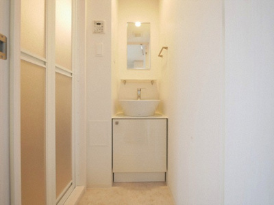 【洗面所】 | エスリード新大阪ザ・マーク | 独立洗面台です