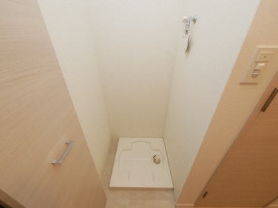 【設備】 | サムティ夕凪LUKSUS | 洗濯機置き場です