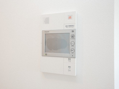 【セキュリティ】 | エスリード大阪上本町グリーズ | モニター付きインターホンです