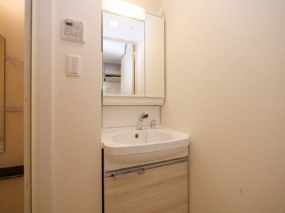 【洗面所】 | プレサンス梅田北ディア | 忙しい朝には欠かせない洗面所です