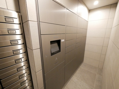 【その他共用部分】 | レジュールアッシュ京橋 | 宅配ボックスです