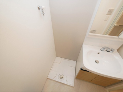 【設備】 | レジュールアッシュ京橋 | 洗濯機置き場です