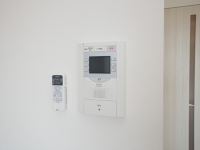 【セキュリティ】 | Luxe難波西Ⅲ | モニター付きインターホンです