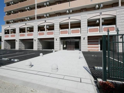 【エントランス】 | Luxe難波西Ⅲ | 落ち着いたエントランスです