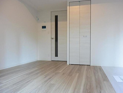 【居間・リビング】 | プレサンス南森町ライズ | こちらのリビングで趣味の時間をお楽しみください