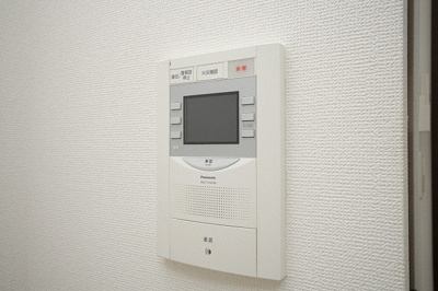 【セキュリティ】 | エス・キュート京町堀 | モニター付きインターフォンです