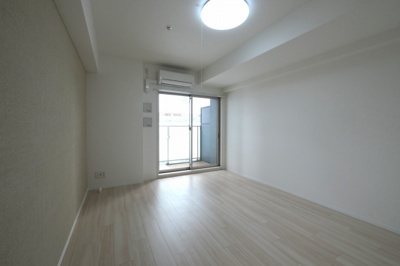 【居間・リビング】 | コンフォリア心斎橋EAST | 使いやすい居間です