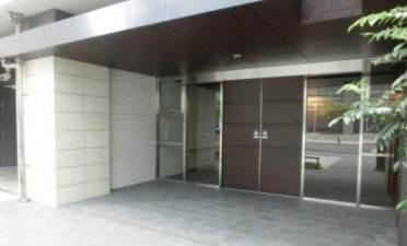 【エントランス】 | コンフォリア心斎橋EAST | 落ち着いたエントランスです