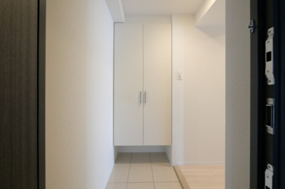 【玄関】 | コンフォリア心斎橋EAST | シンプルで使いやすい玄関です
