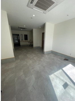 紫野中柏野町店舗事務所の駐車場