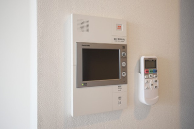 【セキュリティ】 | ワールドアイ大阪城EASTアドバンス | モニター付きインターホンです