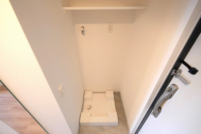 【設備】 | ワールドアイ大阪城EASTアドバンス | 洗濯機置き場です