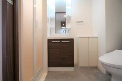 【独立洗面台】 | ワールドアイ大阪城EASTアドバンス | 独立洗面台、朝の身支度には欠かせません