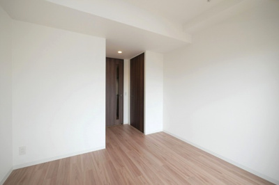 【居間・リビング】 | ワールドアイ大阪城EASTアドバンス | こちらの居間で趣味の時間をお楽しみください