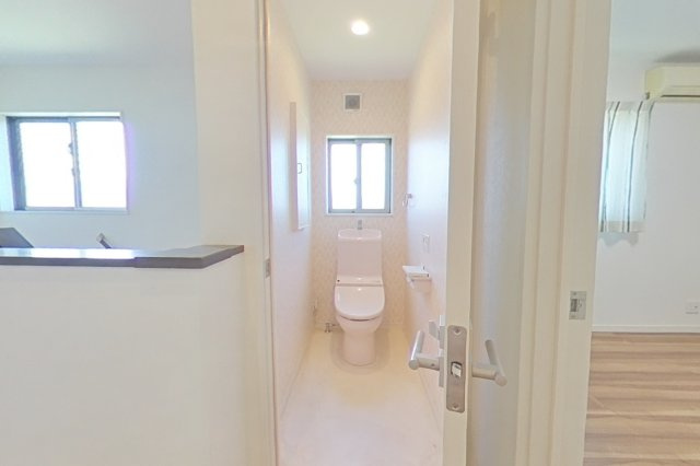 ６４６４６　岐阜市柳津町上佐波中古戸建てのトイレ