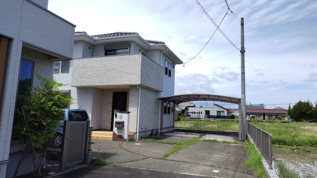 ６４６４６　岐阜市柳津町上佐波中古戸建ての外観