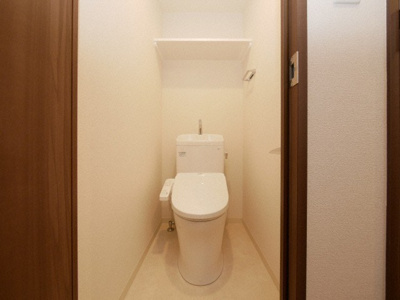 【トイレ】 | プレサンス立売堀ベルヴィル | 落ち着いた色調のトイレです