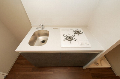 【キッチン】 | WORVE大阪本町 | コンパクトなキッチンで掃除もラクラク