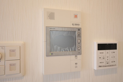 【セキュリティ】 | プレジオ御幣島ASIAN | モニター付きインターホンです