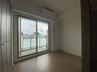 【居間・リビング】 | スプランディッド難波SOUTH | 使いやすい洋室です