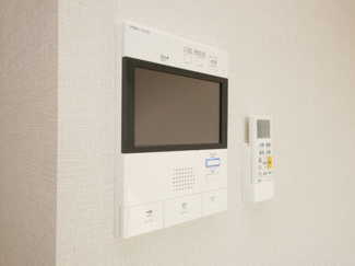 【セキュリティ】 | S-RESIDENCE福島Alovita | モニター付きインターホンです