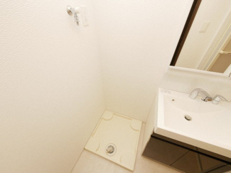 【設備】 | S-RESIDENCE福島Alovita | 洗濯機置き場です