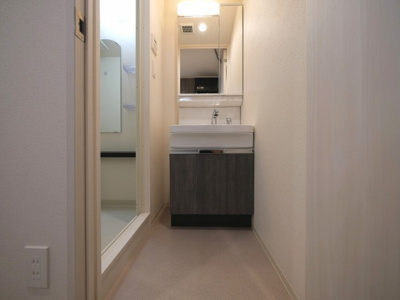 【独立洗面台】 | プレサンス東三国駅前グランクラス | 独立洗面化粧台が付いています