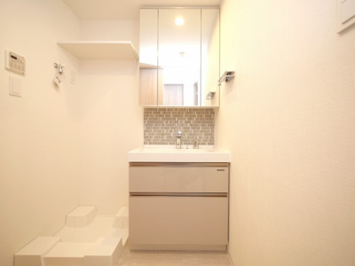 【独立洗面台】 | シーズンフラッツ新大阪 | 使いやすい独立洗面台です