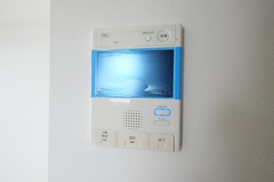 【セキュリティ】 | コンフォリア心斎橋EAST | モニター付きインターホンです