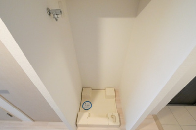 【設備】 | コンフォリア心斎橋EAST | 洗濯機置き場です