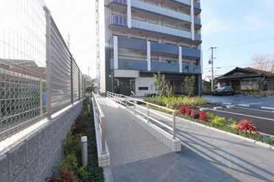 【エントランス】 | エスリード大阪グランフォート | 落ち着いたエントランスです