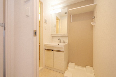 【独立洗面台】 | エスリード大阪グランフォート | 独立洗面化粧台が付いています