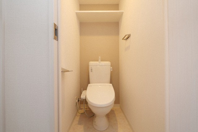 【トイレ】 | エスリード大阪グランフォート | 清潔感のあるトイレです