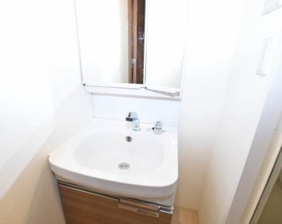 【洗面所】 | プレサンス難波駅前 | 独立洗面台、朝の身支度には欠かせません