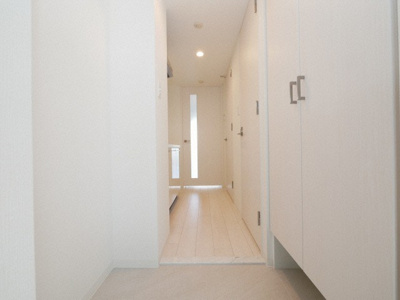 【玄関】 | エスリード難波ザ・アーク | 明るい玄関です