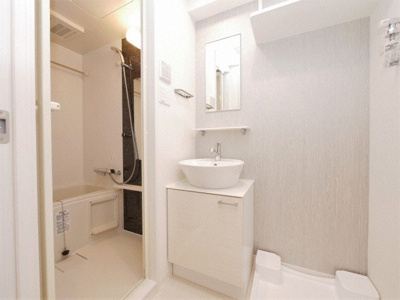 【洗面所】 | エスリード難波ザ・アーク | 忙しい朝には欠かせない洗面所です