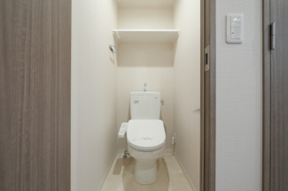 【トイレ】 | エムブイインプ新大阪 | ゆったりとした空間のトイレです