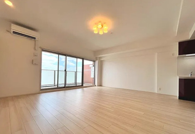 【居間・リビング】 | プレジオ新大阪EURO | ゆったりとした居間です