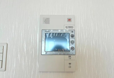 【セキュリティ】 | プレジオ新大阪EURO | モニター付きインターホンです