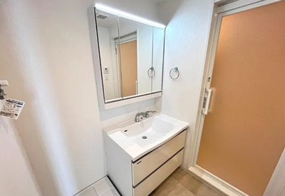 【独立洗面台】 | プレジオ新大阪EURO | 独立洗面台、朝の身支度には欠かせません