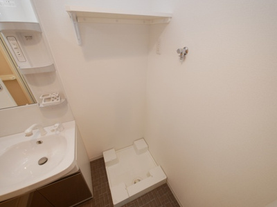 【設備】 | La Douceur梅田East | 洗濯機置き場です